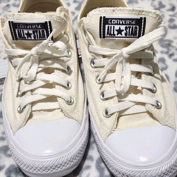 Converse Chuck Taylor All Star Unizex Size 8 Men's/ 10 Women Low Ivory/white - Picture 1 of 13